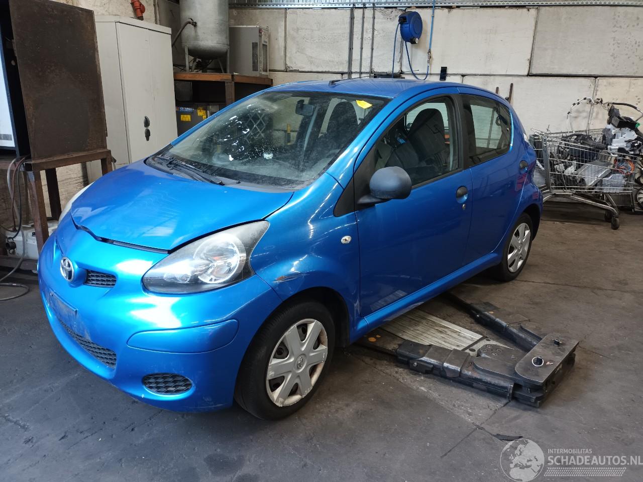 Toyota Aygo Aygo (B10) Hatchback 1.0 12V VVT-i (1KR-FE) [50kW]  (07-2005/05-2014)