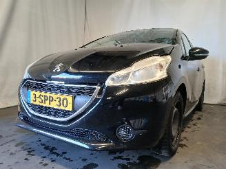 Vaurioauto  passenger cars Peugeot 208 208 I (CA/CC/CK/CL) Hatchback 1.2 Vti 12V PureTech 82 (EB2F(HMZ)) [60k=
W]  (03-2012/12-2019) 2013/3