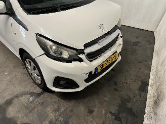 Peugeot 108 108 Hatchback 1.0 12V (1KRFE(CFB)) [51kW]  (05-2014/...) picture 8