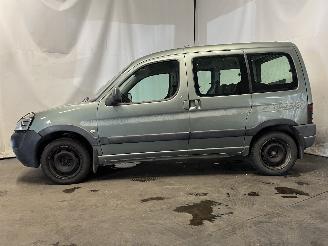Peugeot Partner Partner Combispace MPV 1.6 16V (TU5JP4(NFU)) [80kW]  (07-2001/03-2008)= picture 4