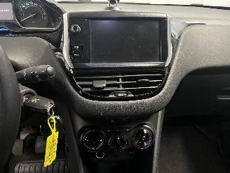 Peugeot 208 208 I (CA/CC/CK/CL) Hatchback 1.0 Vti 12V PureTech (EB0(ZMZ)) [50kW]  =
(03-2012/12-2019) picture 15