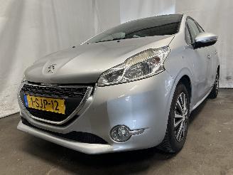 krockskadad bil auto Peugeot 208 208 I (CA/CC/CK/CL) Hatchback 1.0 Vti 12V PureTech (EB0(ZMZ)) [50kW]  =
(03-2012/12-2019) 2013/10