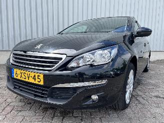 Voiture accidenté Peugeot 308 308 SW (L4/L9/LC/LJ/LR) Combi 5-drs 1.6 BlueHDi 120 (DV6FC(BHZ)) [88kW=
]  (03-2014/12-2021) 2014/11