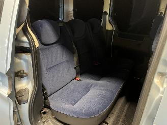 Peugeot Partner Partner Combispace MPV 1.6 16V (TU5JP4(NFU)) [80kW]  (07-2001/03-2008)= picture 12