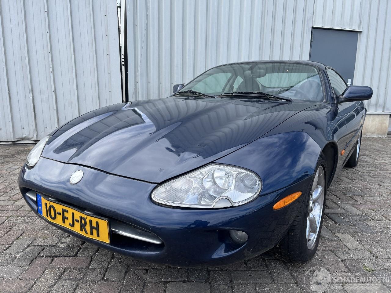 Jaguar XK XK 8 Coupé 4.0 V8 32V (NC(AJ27)) [209kW]  (03-1996/07-2005)