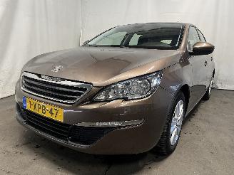 Voiture accidenté Peugeot 308 308 (L3/L8/LB/LH/LP) Hatchback 5-drs 1.2 12V e-THP PureTech 130 (EB2DT=
S(HNY)) [96kW]  (11-2013/06-2021) 2014/10
