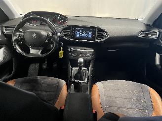 Peugeot 308 308 (L3/L8/LB/LH/LP) Hatchback 5-drs 1.2 12V e-THP PureTech 130 (EB2DT=
S(HNY)) [96kW]  (11-2013/06-2021) picture 14