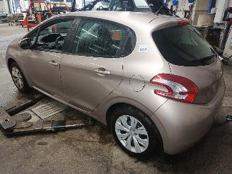 Peugeot 208 208 I (CA/CC/CK/CL) Hatchback 1.0 Vti 12V PureTech (EB0(ZMZ)) [50kW]  =
(03-2012/12-2019) picture 4