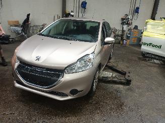 Purkuautot passenger cars Peugeot 208 208 I (CA/CC/CK/CL) Hatchback 1.0 Vti 12V PureTech (EB0(ZMZ)) [50kW]  =
(03-2012/12-2019) 2013/4