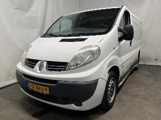Vaurioauto  passenger cars Renault Trafic Trafic New (FL) Van 2.0 dCi 16V 115 (M9R-692(M9R-F6)) [84kW]  (08-2006=
/06-2014) 2013/5