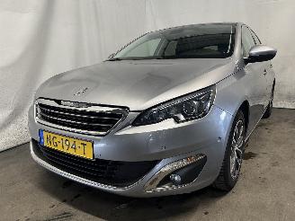 uszkodzony samochody osobowe Peugeot 308 308 (L3/L8/LB/LH/LP) Hatchback 5-drs 1.2 12V e-THP PureTech 130 (EB2DT=
S(HNY)) [96kW]  (11-2013/06-2021) 2017/2