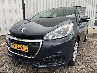 Vaurioauto  passenger cars Peugeot 208 208 I (CA/CC/CK/CL) Hatchback 1.2 Vti 12V PureTech 82 (EB2F(HMZ)) [60k=
W]  (03-2012/12-2019) 2016/12