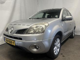 uszkodzony samochody osobowe Renault Koleos Koleos I SUV 2.5 16V (2TR-702) [126kW]  (09-2008/06-2017) 2009/3