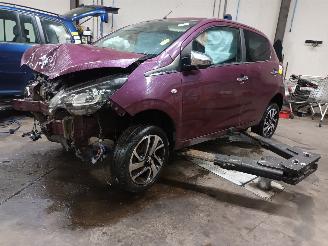 Uttjänta bilar auto Peugeot 108 108 Hatchback 1.0 12V (1KRFE(CFB)) [51kW]  (05-2014/...) 2014/11