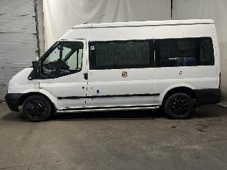 Ford Transit Transit Bus 2.2 TDCi 16V (P8FA(Euro 4)) [63kW]  (04-2006/08-2014) picture 4