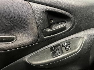Toyota Yaris Yaris (P1) Hatchback 1.3 16V VVT-i (2SZFE) [64kW]  (04-2002/09-2005) picture 26