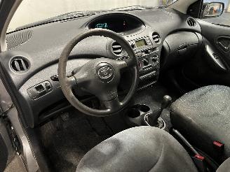 Toyota Yaris Yaris (P1) Hatchback 1.3 16V VVT-i (2SZFE) [64kW]  (04-2002/09-2005) picture 19