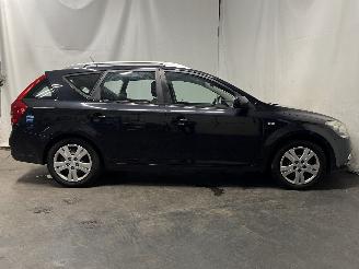 Kia Cee d Cee'd Sporty Wagon (EDF) Combi 1.4 16V (G4FA) [66kW]  (07-2009/12-2012=
) picture 7