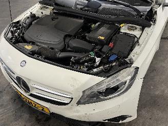 Mercedes A-klasse A (W176) Hatchback 1.6 A-180 16V (M270.910) [90kW]  (09-2012/05-2018) picture 15