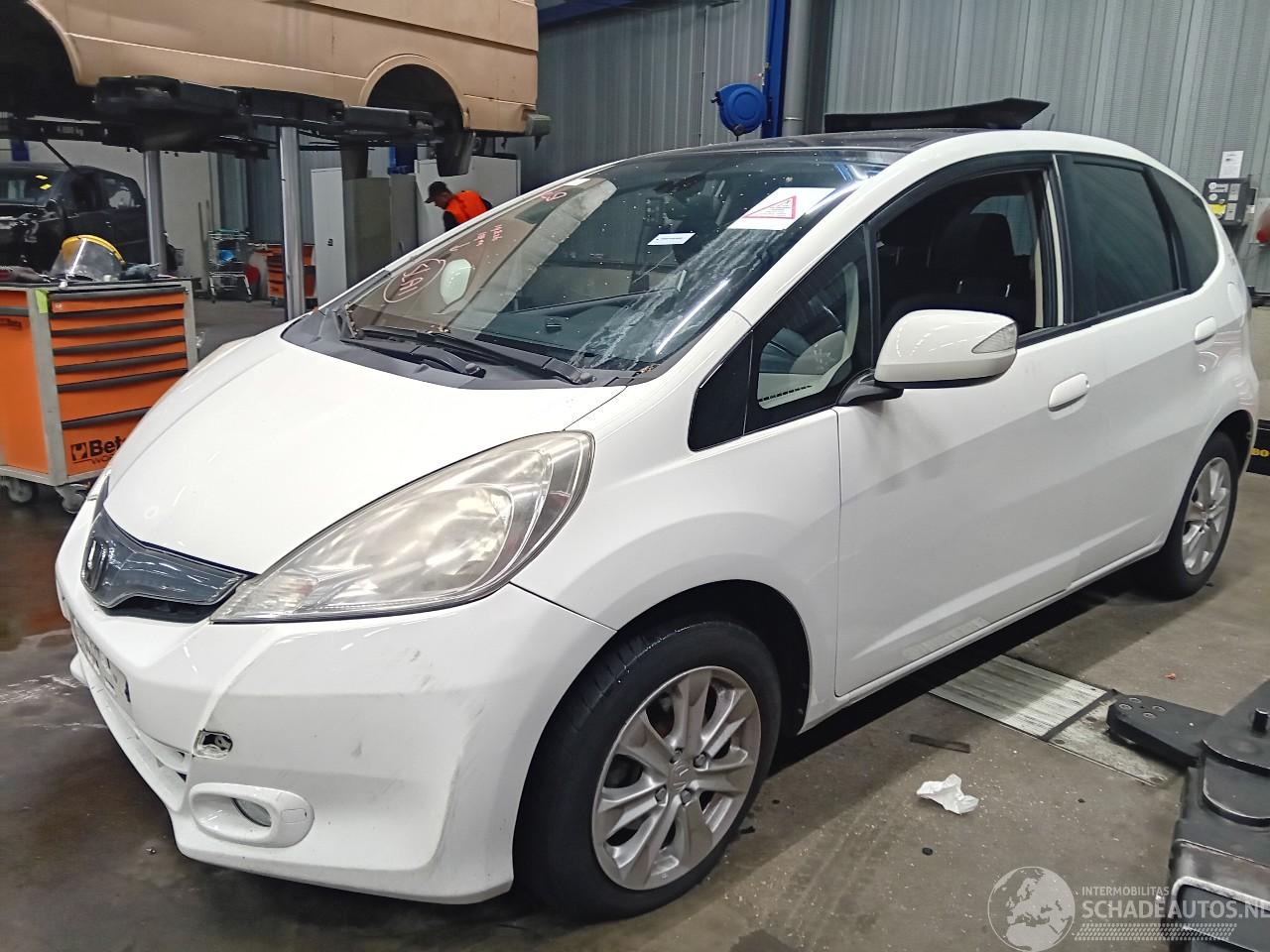 Honda Jazz Jazz (GE6/GE8/GG/GP) Hatchback 1.3 VTEC 16V Hybrid (LDA3(Euro 5)) [75k=
W]  (04-2011/12-2015)
