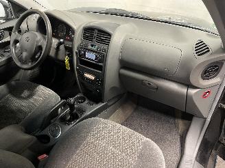 Hyundai Santa Fe Santa Fe I SUV 2.0 16V 4x2 (G4JP) [99kW]  (08-2001/02-2006) picture 17
