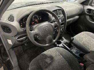 Hyundai Santa Fe Santa Fe I SUV 2.0 16V 4x2 (G4JP) [99kW]  (08-2001/02-2006) picture 20
