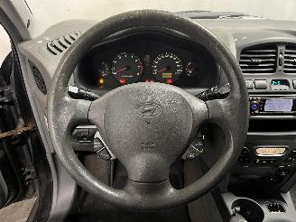 Hyundai Santa Fe Santa Fe I SUV 2.0 16V 4x2 (G4JP) [99kW]  (08-2001/02-2006) picture 21