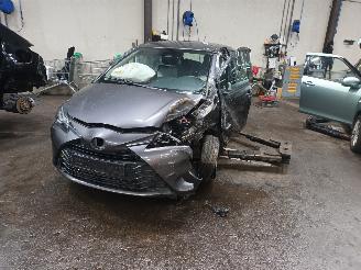 Vrakbiler auto Toyota Yaris Yaris III (P13) Hatchback 1.5 16V Dual VVT-iE (2NRFKE) [82kW]  (03-201=
7/09-2020) 2017/12