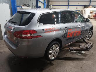 Peugeot 308 308 SW (L4/L9/LC/LJ/LR) Combi 5-drs 1.6 BlueHDi 120 (DV6FC(BHZ)) [88kW=
]  (03-2014/12-2021) picture 3