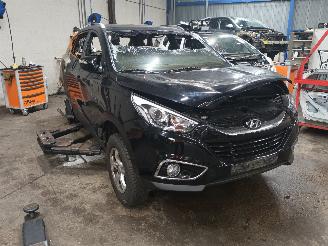 Hyundai Ix35 iX35 (LM) SUV 1.6 GDI 16V (G4FD(Euro 4)) [99kW]  (11-2010/09-2015) picture 2