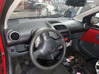 Toyota Aygo Aygo (B10) Hatchback 1.0 12V VVT-i (1KR-FE) [50kW]  (07-2005/05-2014) picture 5