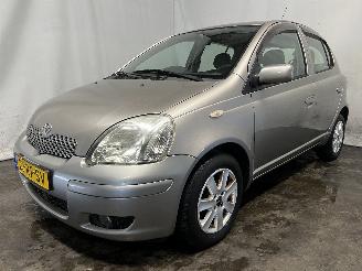 Toyota Yaris Yaris (P1) Hatchback 1.3 16V VVT-i (2SZFE) [64kW]  (04-2002/09-2005) picture 3