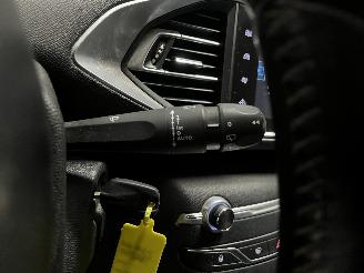 Peugeot 308 308 SW (L4/L9/LC/LJ/LR) Combi 5-drs 1.6 BlueHDi 120 (DV6FC(BHZ)) [88kW=
]  (03-2014/12-2021) picture 19