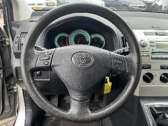 Toyota Corolla Corolla Verso (R10/11) MPV 1.6 16V VVT-i (3ZZFE) [81kW]  (04-2004/03-2=
009) picture 17