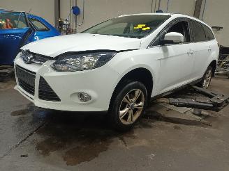 Salvage car Ford Focus Focus 3 Wagon Combi 1.0 Ti-VCT EcoBoost 12V 125 (M1DA(Euro 5)) [92kW] =
 (02-2012/05-2018) 2012/12