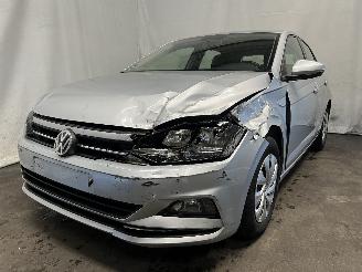 Damaged car Volkswagen Polo Polo VI (AW1) Hatchback 5-drs 1.0 TSI 12V (DXTA) [70kW]  (06-2017/...)= 2020/7