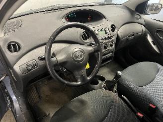 Toyota Yaris Yaris (P1) Hatchback 1.3 16V VVT-i (2SZFE) [64kW]  (04-2002/09-2005) picture 14