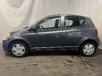 Toyota Yaris Yaris (P1) Hatchback 1.3 16V VVT-i (2SZFE) [64kW]  (04-2002/09-2005) picture 4