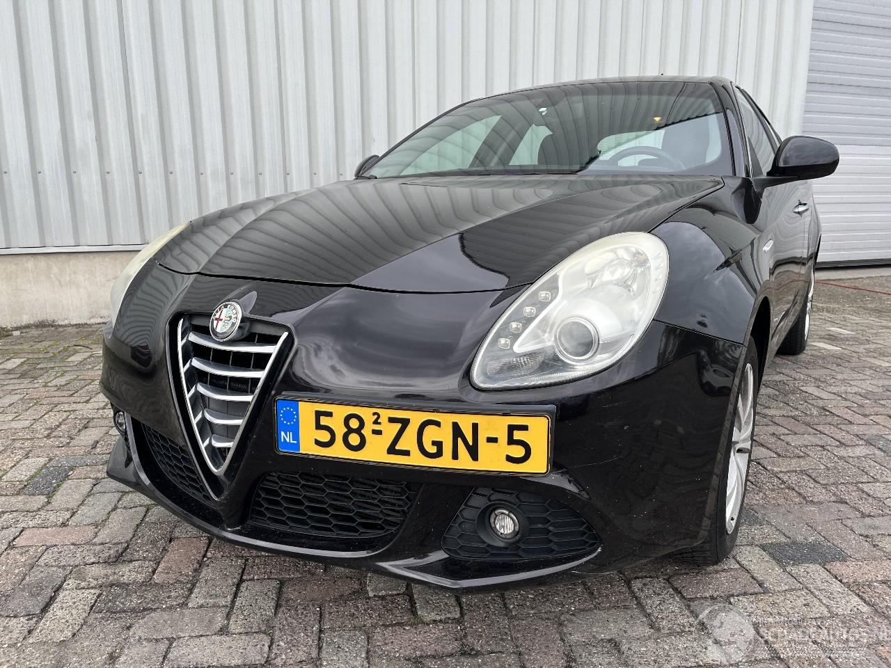 Alfa Romeo Giulietta Giulietta (940) Hatchback 1.4 TB 16V MultiAir (940.A.2000) [125kW]  (0=
4-2010/10-2018)