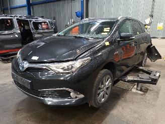 Vrakbiler auto Toyota Auris Auris Touring Sports (E18) Combi 1.8 16V Hybrid (2ZRFXE) [100kW]  (07-=
2013/12-2018) 2016/10