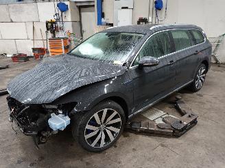 Vrakbiler auto Volkswagen Passat Passat Variant (3G5) Combi 1.4 GTE 16V (DGEB) [160kW]  (06-2015/03-202=
4) 2015/12