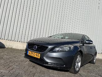 uszkodzony samochody osobowe Volvo V-40 V40 (MV) Hatchback 5-drs 1.6 D2 (D4162T) [84kW]  (03-2012/12-2016) 2014/3