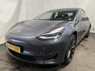 Damaged car Tesla Model 3 Model 3 Sedan Long Range, Performance AWD (3D1) [340kW]  (06-2018/...)= 2019/12