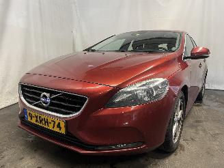 Vaurioauto  passenger cars Volvo V-40 V40 (MV) Hatchback 5-drs 2.0 D4 16V (D4204T14) [140kW]  (05-2014/08-20=
19) 2014/10