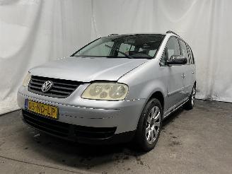 damaged passenger cars Volkswagen Touran Touran (1T1/T2) MPV 1.9 TDI 100 (AVQ) [74kW]  (02-2003/05-2004) 2003/7