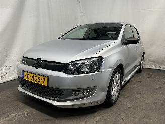 uszkodzony samochody osobowe Volkswagen Polo Polo V (6R) Hatchback 1.2 TDI 12V BlueMotion (CFWA(Euro 5)) [55kW]  (1=
0-2009/05-2014) 2010/9