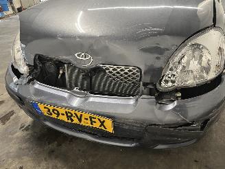 Toyota Yaris Yaris (P1) Hatchback 1.3 16V VVT-i (2SZFE) [64kW]  (04-2002/09-2005) picture 10