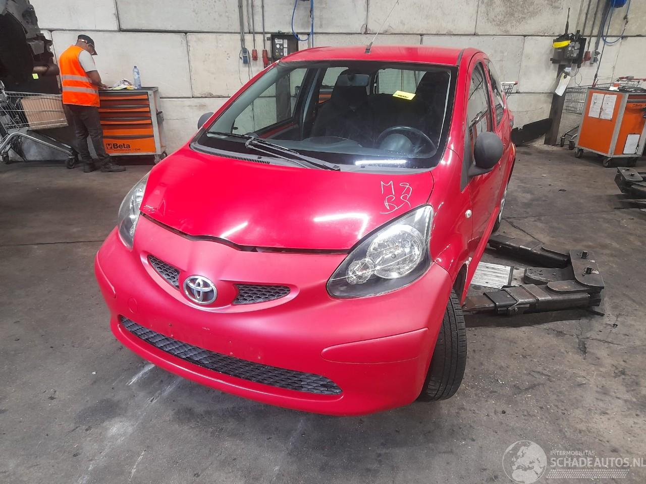 Toyota Aygo Aygo (B10) Hatchback 1.0 12V VVT-i (1KR-FE) [50kW]  (07-2005/05-2014)