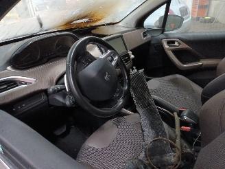 Peugeot 2008 2008 (CU) MPV 1.2 Vti 12V PureTech 82 (EB2F(HMZ)) [60kW]  (03-2013/12-=
2018) picture 5