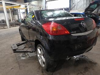 Opel Tigra Tigra Twin Top Cabrio 1.8 16V (Z18XE(Euro 4)) [92kW]  (06-2004/12-2010=
) picture 4